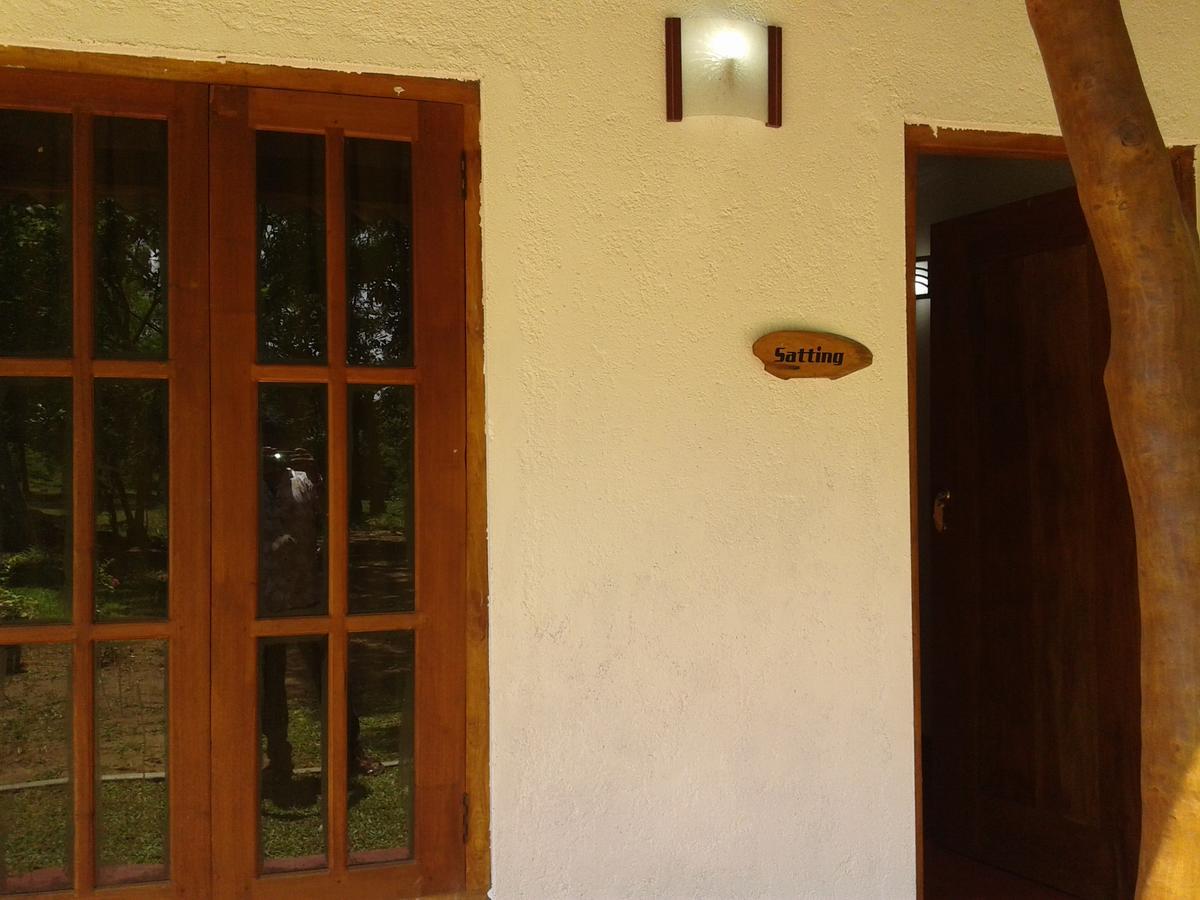 Bed and Breakfast Wild Hut Хабарана Экстерьер фото