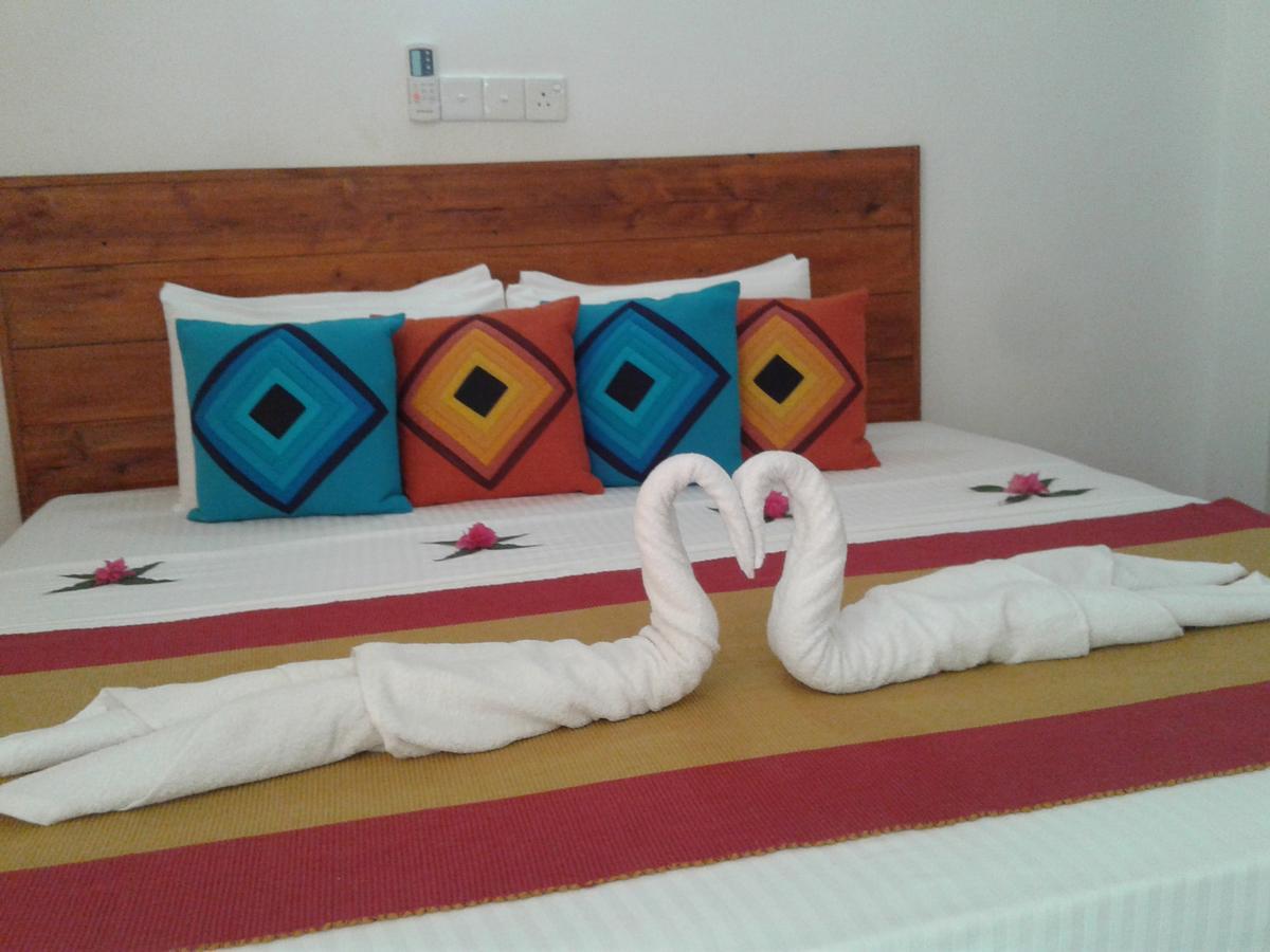 Bed and Breakfast Wild Hut Хабарана Экстерьер фото